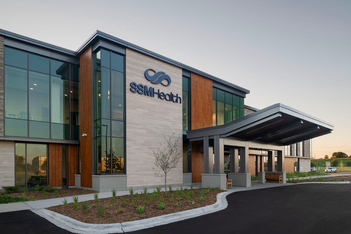 Exterior view of SSM Health Dean Medical Group and Fond du Lac Regional Clinic built by C.D. Smith Construction