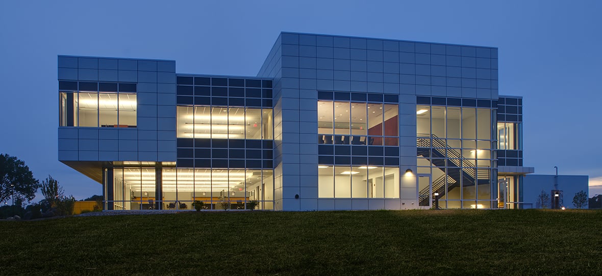 C.D. Smith provided Gehl Company with construction management/general contracting services in the construction of its new modernized corporate headquarters in West Bend, Wisconsin. Sustainability was widely cosndiered as energy-efficient lighting is utilized to enhance natural lighting throughout the space.