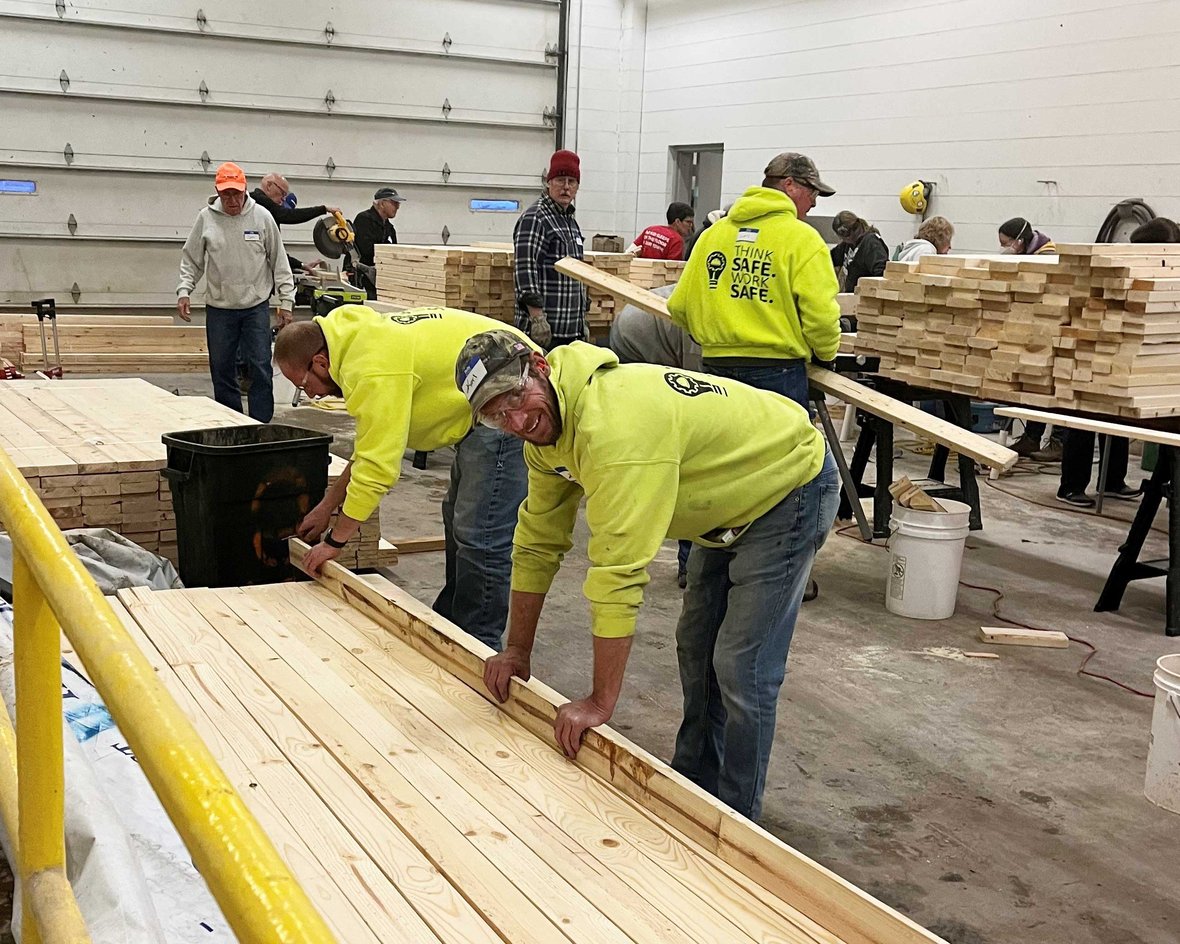 C.D. Smith Construction & Sleep in Heavenly Peace Volunteers at Bed Build Event